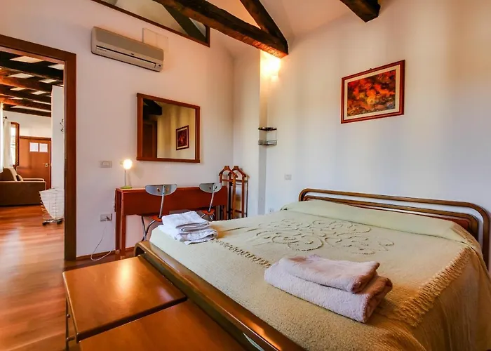 Ramo Venier By Halldis Apartman